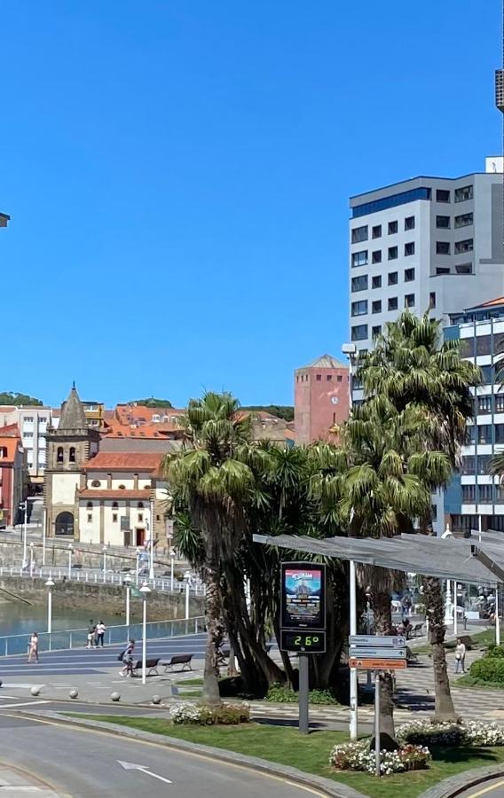 Muelle De *