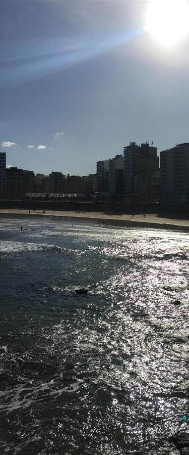Muelle De *
