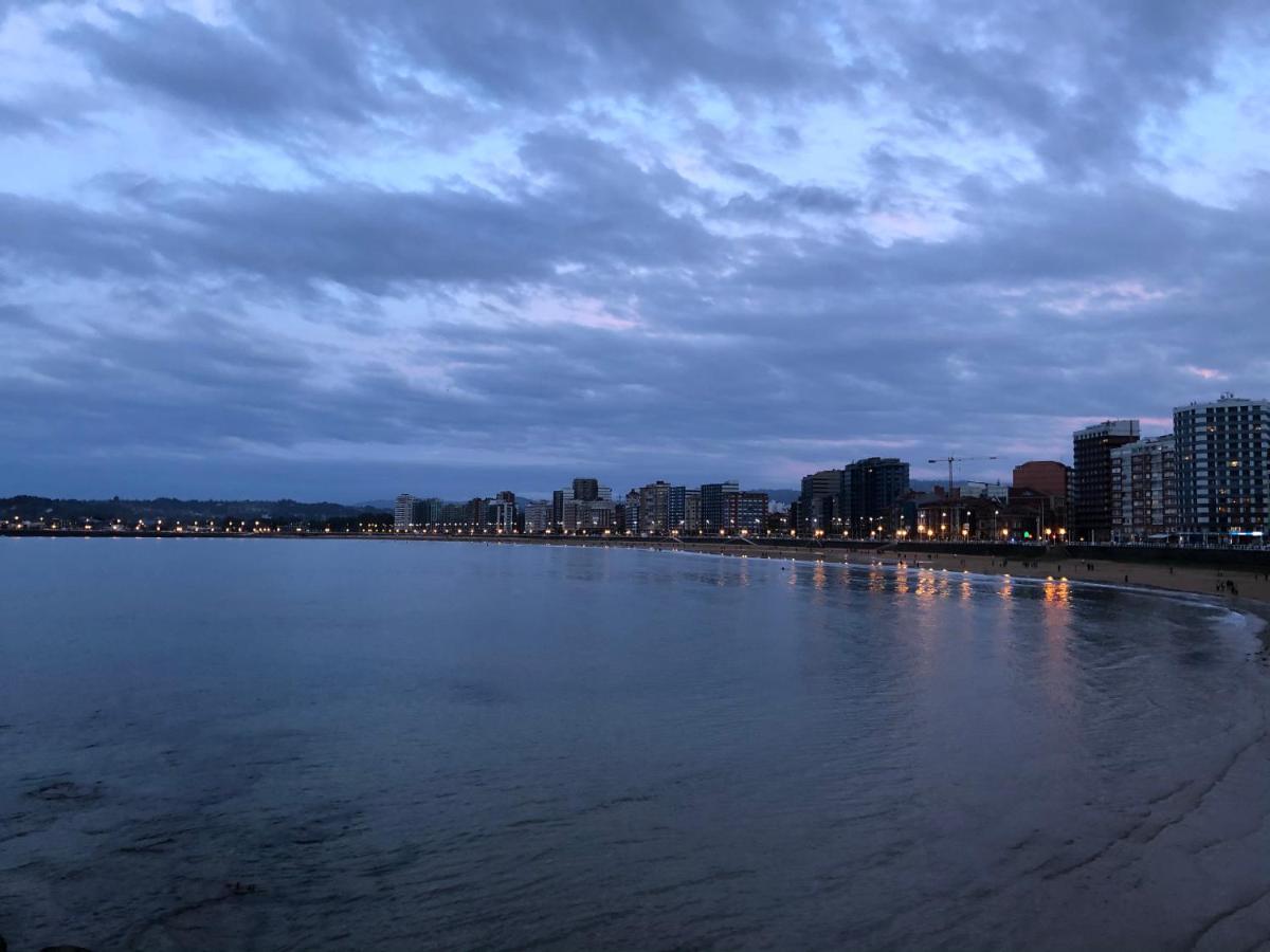 Muelle De *